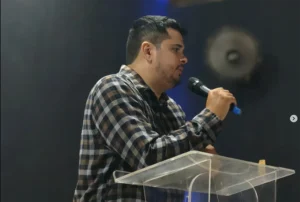 Espiritual em Camurupim Evangelista Fernando Araújo ministrando a Palavra de Deus na Igreja El Shaday Camurupim, Luís Correia.